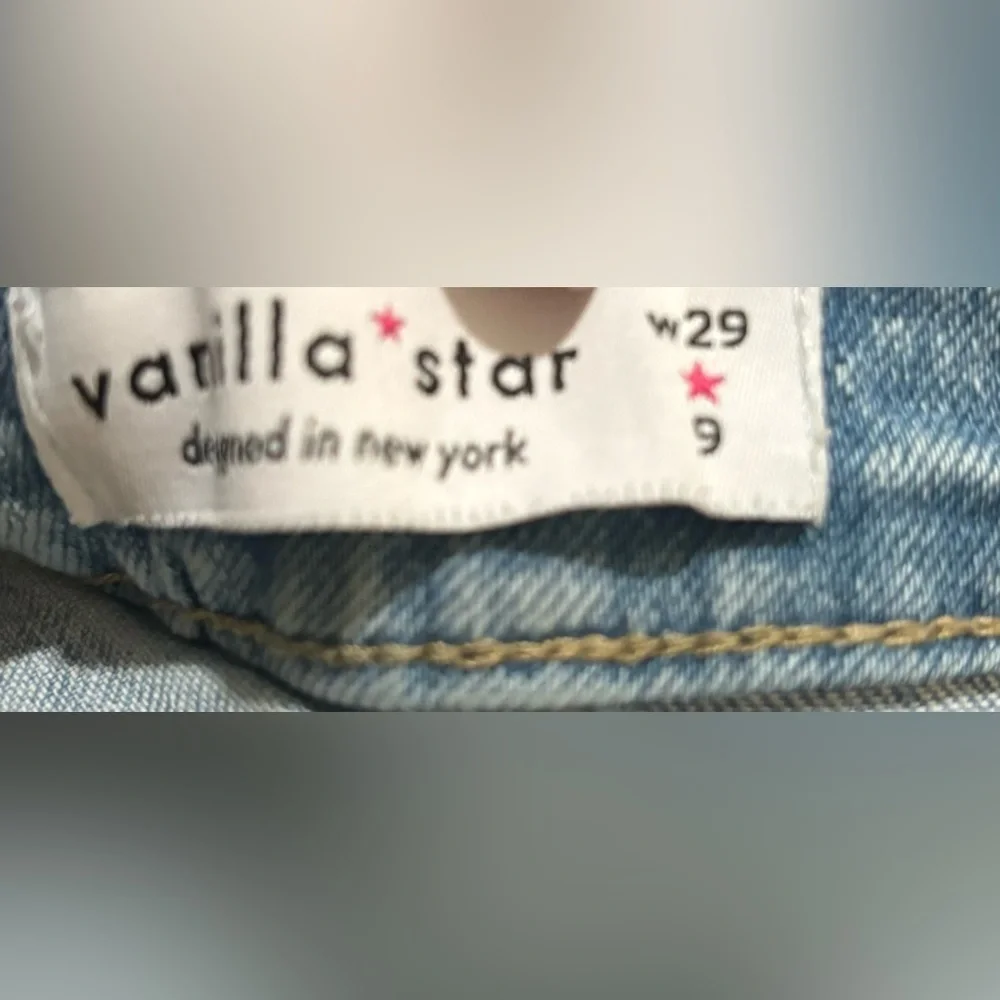 Vanilla Star Light Wash Denim Shorts Women’s W29 Distressed Mid Rise Summer Jean